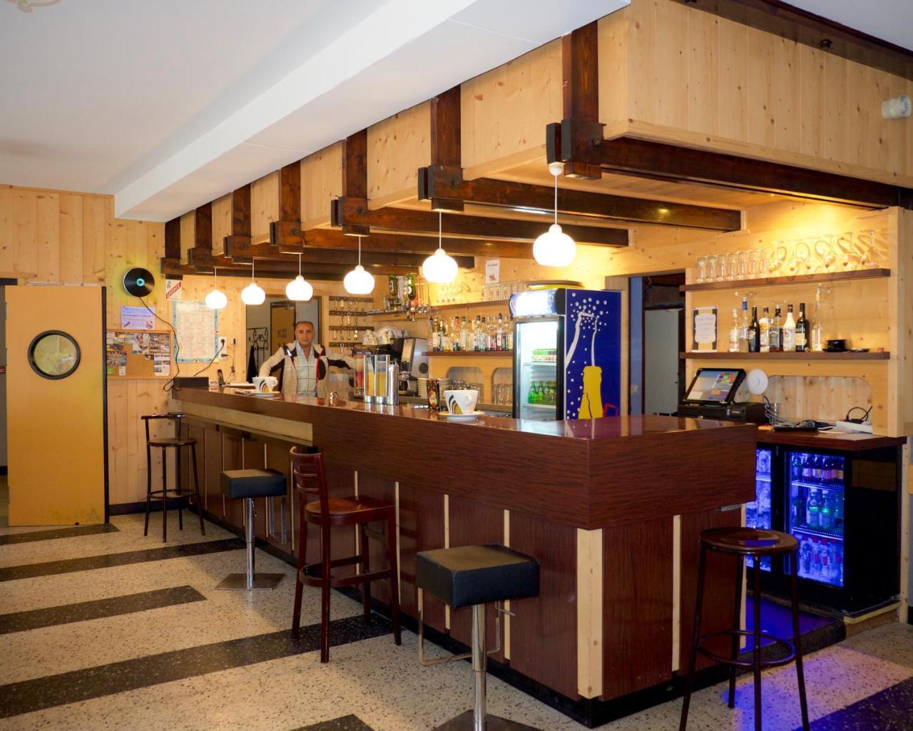 Hotel Belledonne Le Bourg-dʼOisans Extérieur photo